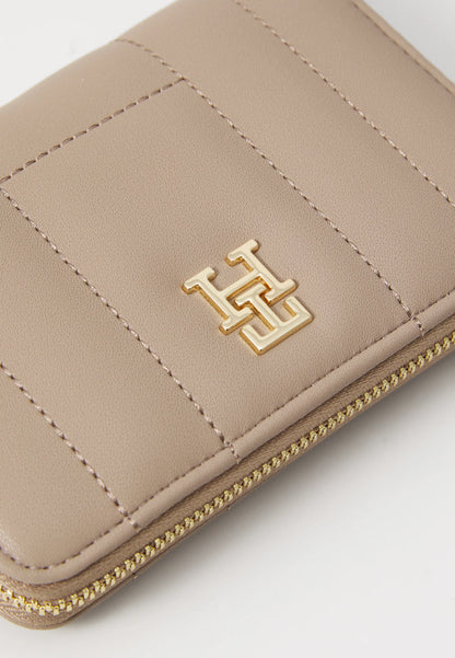 Tommy Hilfiger Quilted Zip Wallet – Taupe/Gold