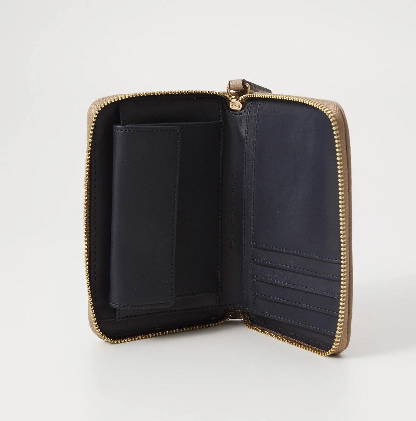 Tommy Hilfiger Quilted Zip Wallet – Taupe/Gold