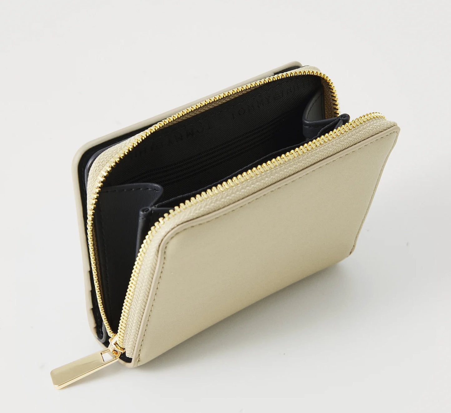 Tommy Hilfiger Compact Zip Wallet – Cream/Gold
