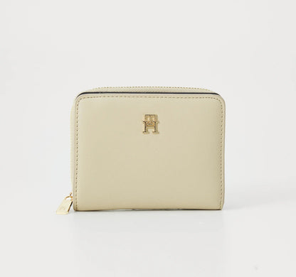 Tommy Hilfiger Compact Zip Wallet – Cream/Gold